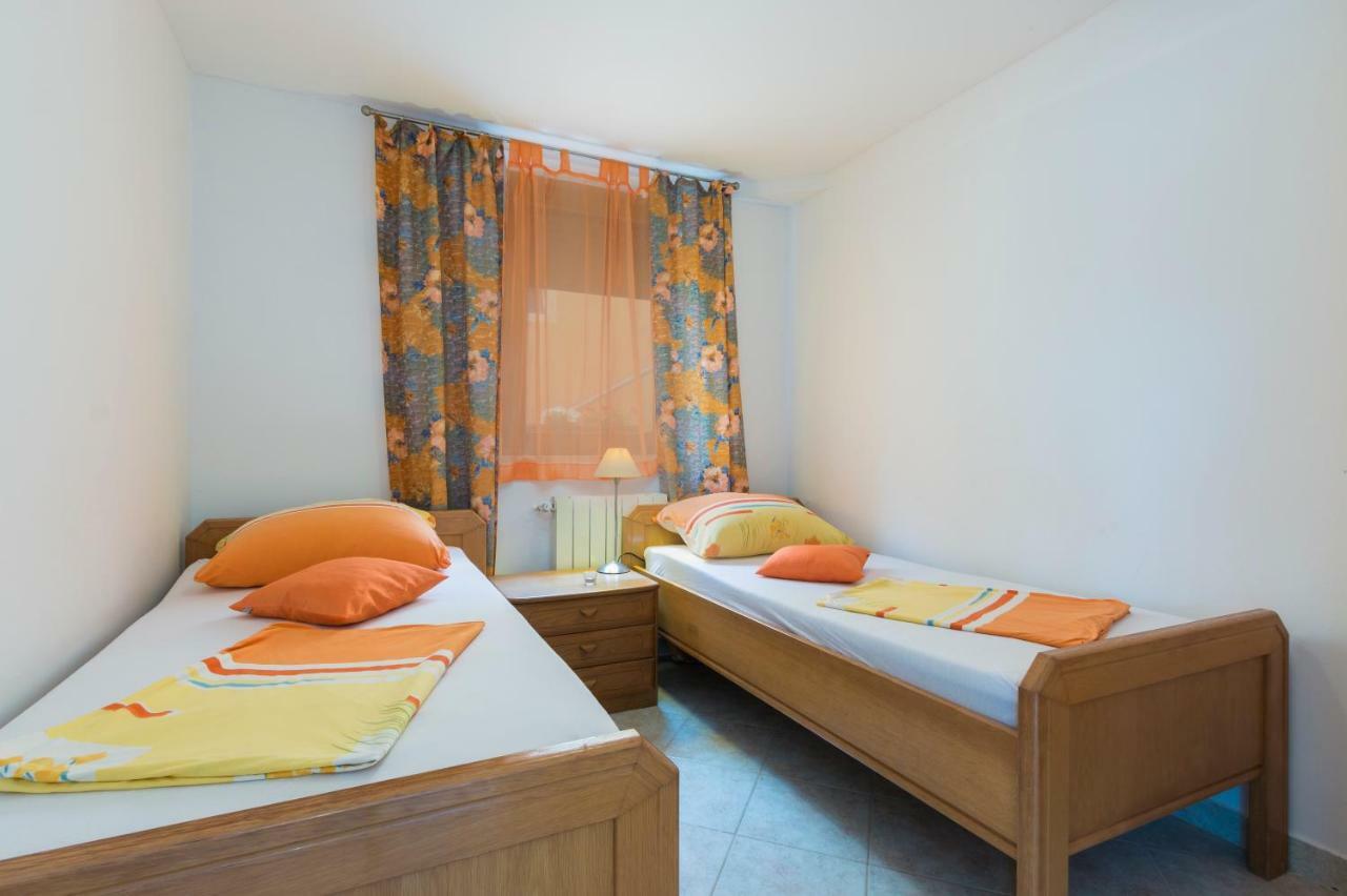 Apartman Studio Pula Exterior photo
